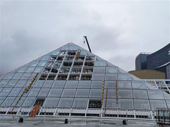 玻璃幕墻公司哪家靠譜 玻璃幕墻公司哪家靠譜