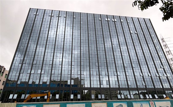 如何尋找深圳比較專業(yè)的玻璃幕墻公司 如何尋找深圳比較專業(yè)的玻璃幕墻公司