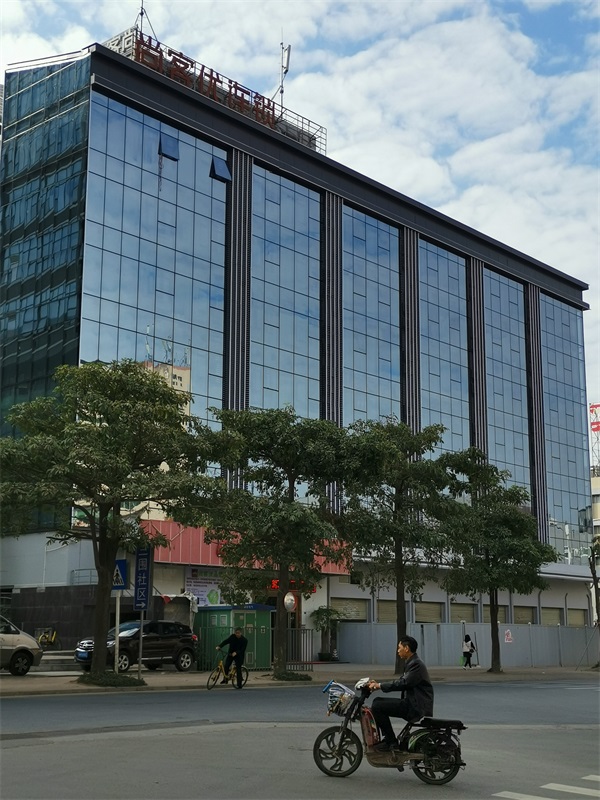 玻璃幕墻施工工藝標(biāo)準(zhǔn)流程簡介，中東幕墻為您解答！