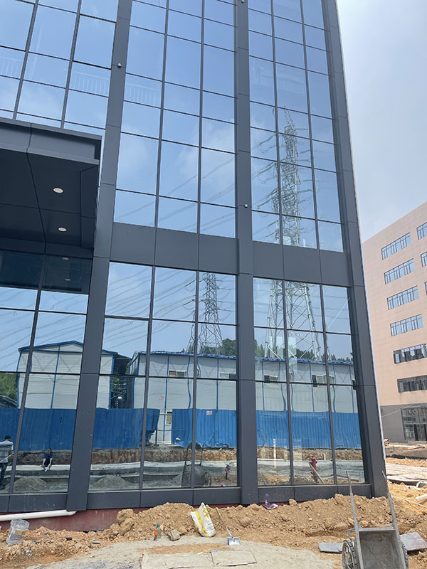 推薦有實(shí)力的幕墻公司電話